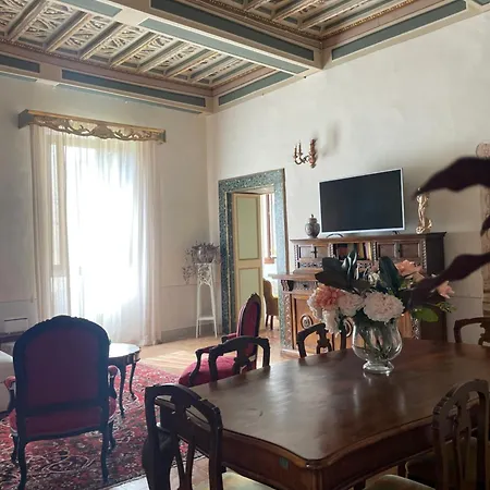 Palazzo Lauri 公寓 斯波莱托
